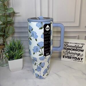 HydroJug Hydrangea 40oz Traveler BNWT